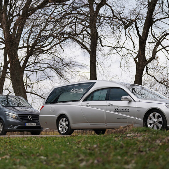 er Transport von Verstorbenen nach Österreich